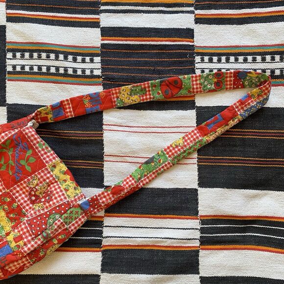 Vintage Cottage Core Quilted Shoulder Bag. Flap Closure. Eyelet Lace. Boho. - Picture 11 of 11